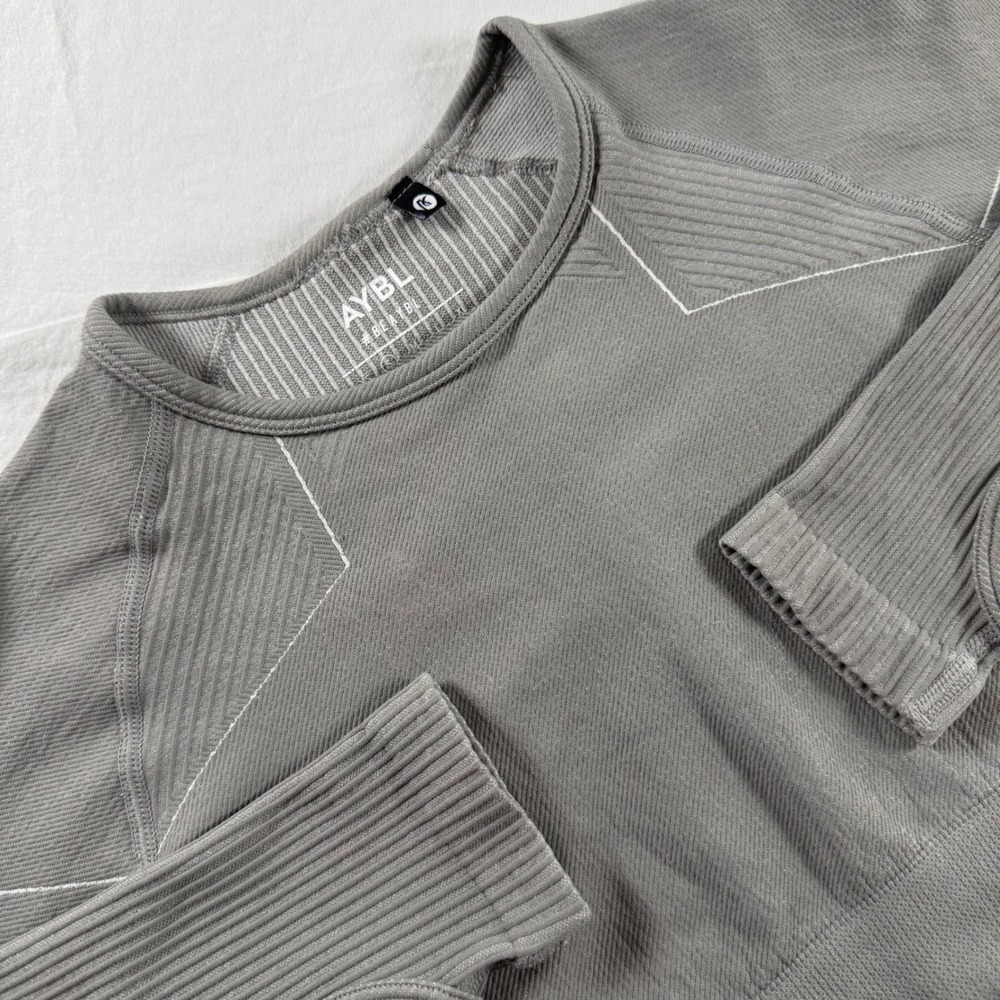 AYBL Women's Size S Gray Seamless Long Sleeve Crop Top Thumb Hole